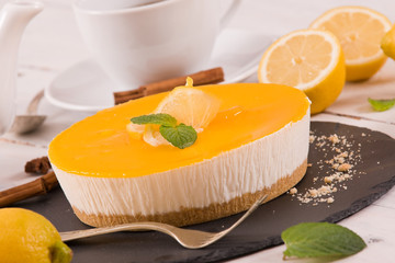 Lemon cheesecake. 