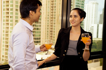 Young and young business people are celebrating success.