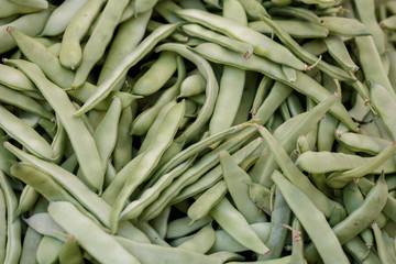 green peas unpeeled