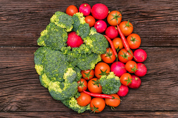 Healthy diet of green and red vegetables yin yang