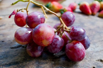 frutas tropicales rojas