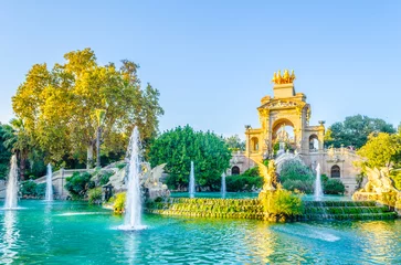  cascada monumentale fontein in het ciutadella-park Barcelona, Spanje. © dudlajzov