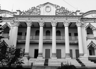 Obraz premium Mohera Jamindar Bari (Historical place museum in Mohera,Bangladesh)