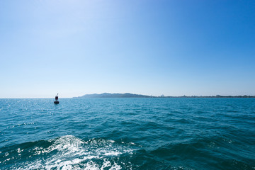 scene of widely oceans and clear blue sky background