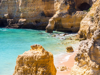 Fototapeta premium Praia de Sao Rafael (Sao Rafael beach) in Algarve region, Portugal