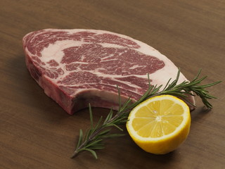 牛　ボーンリブロース