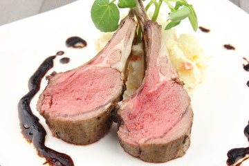 ラム　骨付き肉