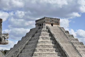 Fototapeta na wymiar Chichén Itza, von der UNESCO wurden die Maya-Ruinen von Chichén Itzá 1988 zum Weltkulturerbe erklärt, Chichén Itzá, Yucatán, Mexiko, Mittelamerika