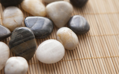 Fototapeta na wymiar galets pierres zen chaude de massage