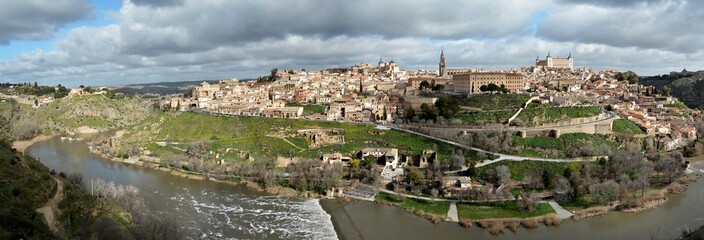 Toledo ve Tajo Nehri