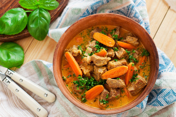 Slow cooker beef stew