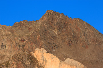 alba nella conca del Lauson, presso il rifugio Vittorio Sella - parco nazionale del Gran Paradiso