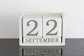 White block calendar present date 22 and month September