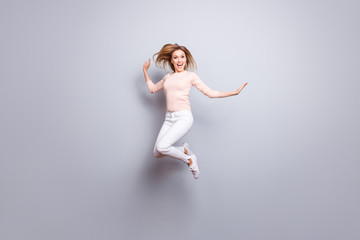 Fototapeta premium Volume careless leisure lifestyle casual white rejoice concept. Full-length full-size portrait of amazed surprised astonished wondered shocked freelancer isolated on gray background copyspace