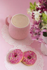 Coffee and doughnuts. Refresment. Time for dessert.