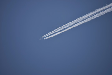 jetplane's 4 lines vapor trails / ４本線のひこうき雲