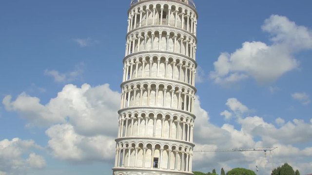 Tilt up of the Leaning Tower of Pisa 
