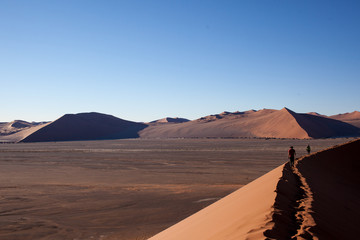 Duna di sabbia rossa deserto della Namibia