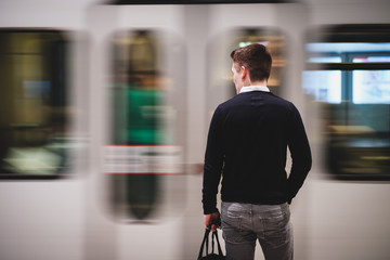 Waiting for ..... Köln U Bahn