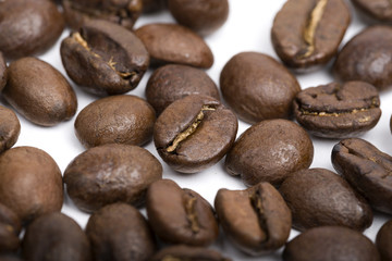 Зерна кофе крупным планом. Coffee grains close-up.
