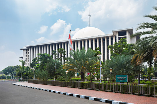  Istiqlal Mosque