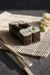 cucumber maki roll