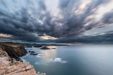 evening and night on the coasts and beaches of Galicia and Asturias where you discover the beauty of nature