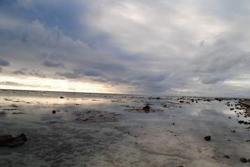 nuageux lagon rurutu