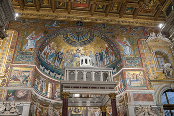 Obraz premium Interior of the Basilica of St Mary in Trastevere
