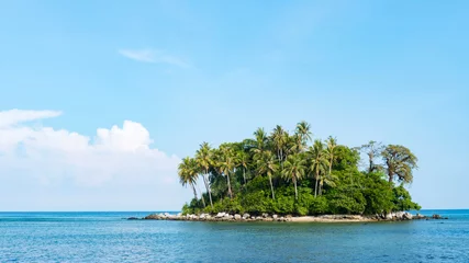 Photo sur Plexiglas Île petite île tropicale avec ciel et nuages en été, phuket thaïlande