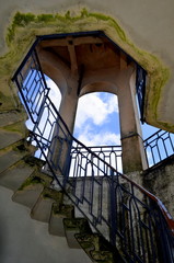Treppenhaus im Volta-Lighthouse in Brunate, Como