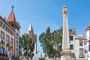 Fonte e Sé Catedral de Nossa Senhora da Assunção Kathedrale von Funchal (Kathedrale Sé) Funchal...
