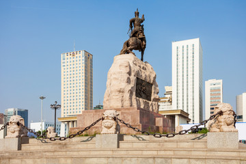 Fototapeta na wymiar Damdin Sukhbaatar monument, Sukhbaatar