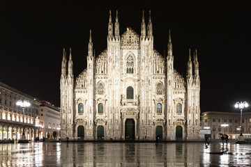 Fototapeta na wymiar Milan Cathedral by night in Piazza del Duomo, Italy 