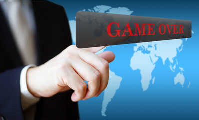 ボタンを押すビジネスマン（ゲームオーバー）