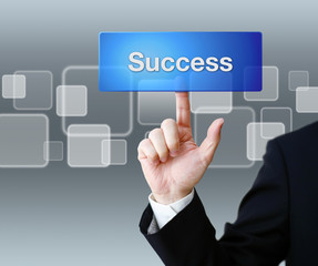 ボタンを押すビジネスマン（サクセス）