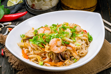Vietnamese noodles with shrimp