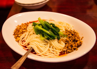 汁なし担々麺