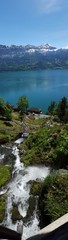 Fototapeta na wymiar lac et montagnes suisse