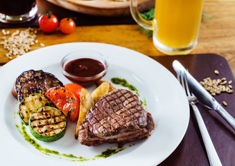 steak with grilled vegetables