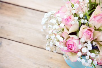 Rosenstrauß rosa - Nostalgisch Rustikal auf Holz