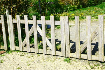 barrière en bois,clôture de jardin de maison