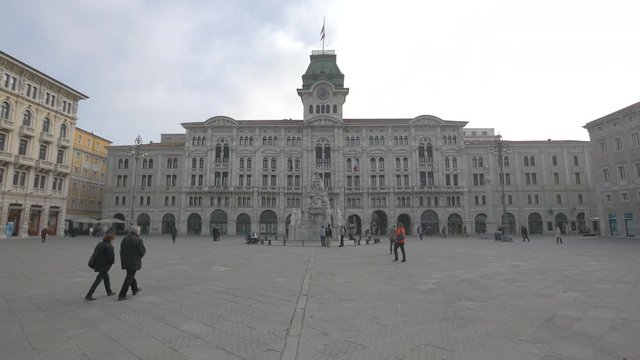 Fountain in front of the City Hall 