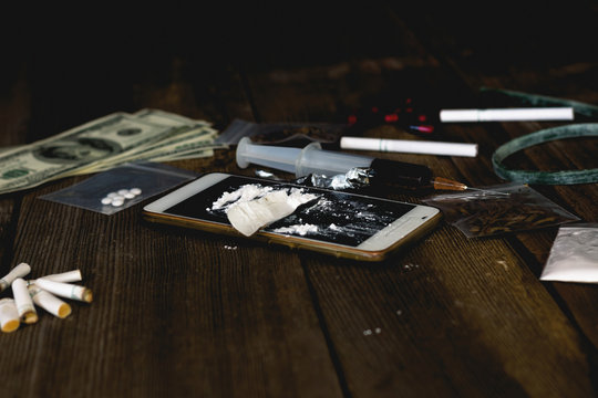 Drug paraphernalia,Human life-threatening concept