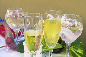 filling a glass of champagne