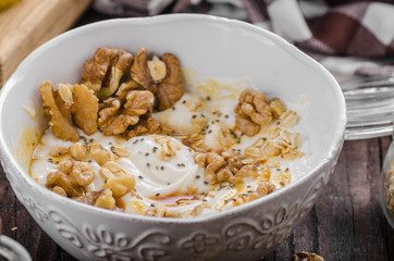 Fresh cheese with honey and walnuts
