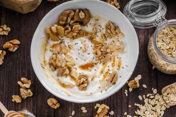 Fresh cheese with honey and walnuts
