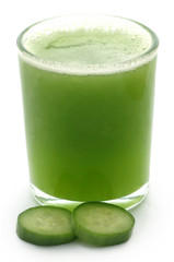 Fototapeta na wymiar Fresh juice of green cucumber