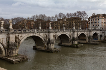 Fototapeta premium Engelsbrücke in Rom in Italien