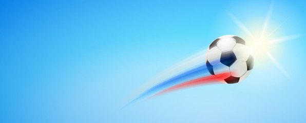 Fußball im Flug mit Rußland Trikolore mit Himmel Hintergrund und Licht